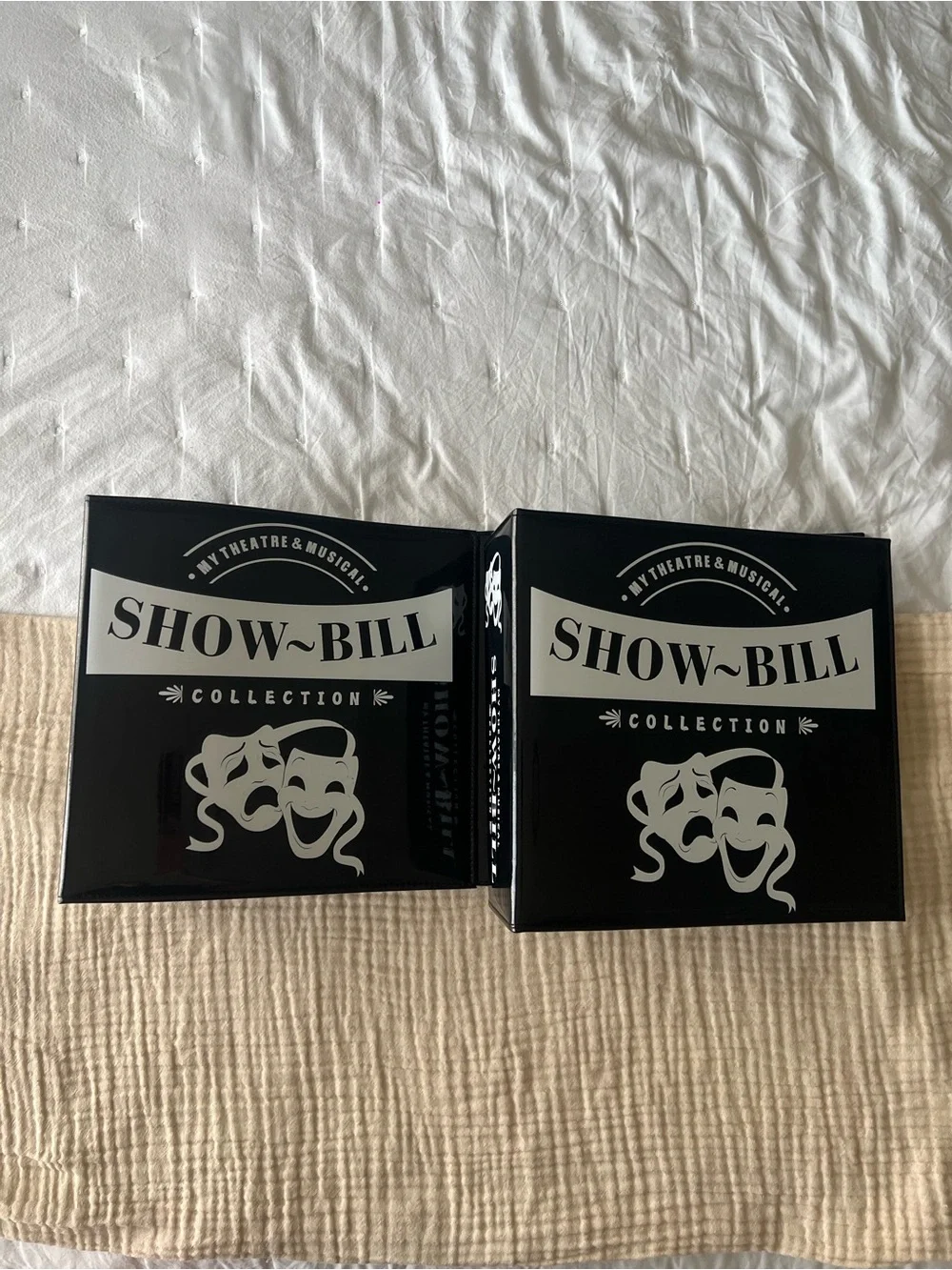 N/A black binders